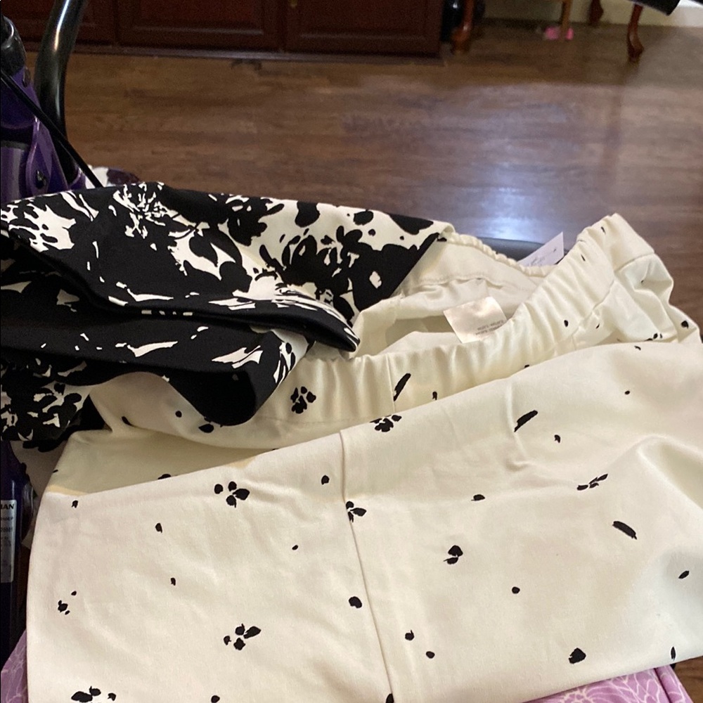 New w tags. Black and White Patterned knee length like coulots.